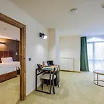 Iglika & 4*